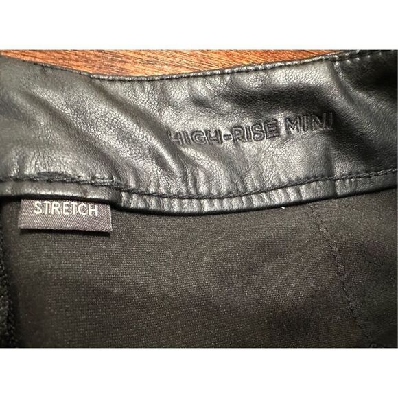 American Eagle Faux Leather Lined High Rise Mini Skirt Size 4 - Picture 2 of 5